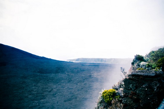 Reunion, Piton de la Fournaise. vue de la roche fumante au coeur du Piton