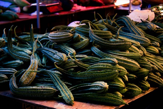 Reunion, Marché de Saint Paul Etale de légumes